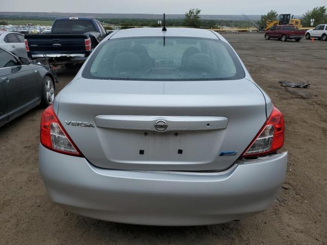 3N1CN7AP9DL882977 - 2013 NISSAN VERSA S SILVER photo 6