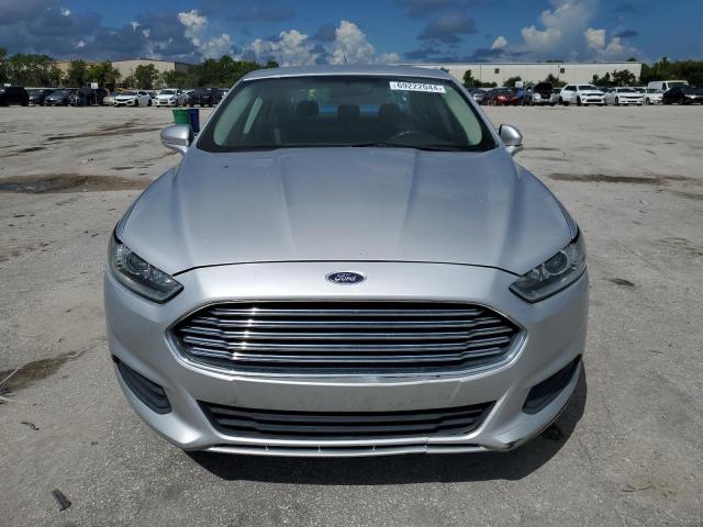 1FA6P0H74G5110625 - 2016 FORD FUSION SE SILVER photo 5