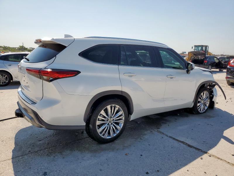 5TDKDRAH9PS006327 - 2023 TOYOTA HIGHLANDER L WHITE photo 3