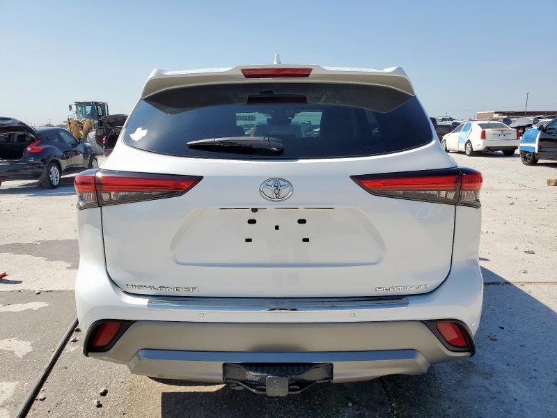 5TDKDRAH9PS006327 - 2023 TOYOTA HIGHLANDER L WHITE photo 6