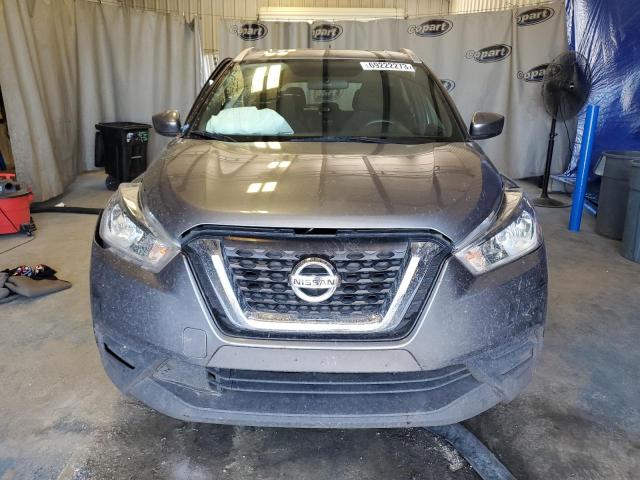 3N1CP5CU6JL542375 - 2018 NISSAN KICKS S GRAY photo 5