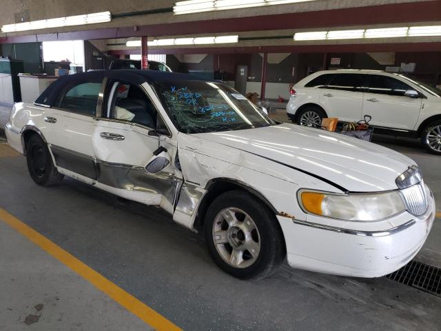 1LNHM81W2YY913960 - 2000 LINCOLN TOWN CAR EXECUTIVE WHITE photo 4