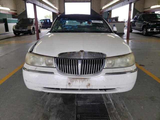 1LNHM81W2YY913960 - 2000 LINCOLN TOWN CAR EXECUTIVE WHITE photo 5