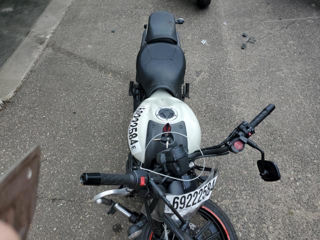 JKAENEB19GDA13212 - 2016 KAWASAKI EN650 B WHITE photo 5