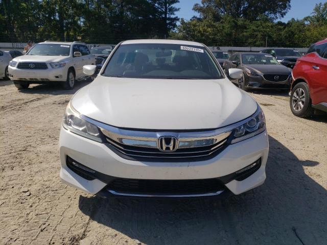 1HGCR2F54HA305820 - 2017 HONDA ACCORD SPORT 白色 照片 5