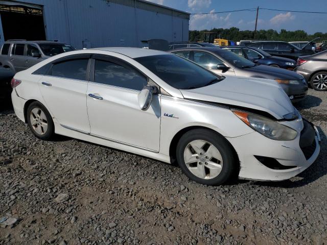 KMHEC4A45CA036492 - 2012 HYUNDAI SONATA HYBRID WHITE photo 4