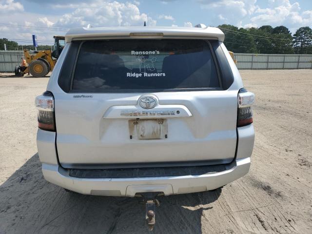 JTEBU5JR4J5526722 - 2018 TOYOTA 4RUNNER SR5/SR5 PREMIUM ვერცხლისფერი ფოტო 6