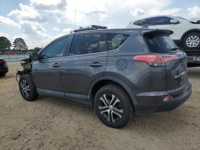 2T3BFREV9JW808845 - 2018 TOYOTA RAV4 LE Boz foto 2