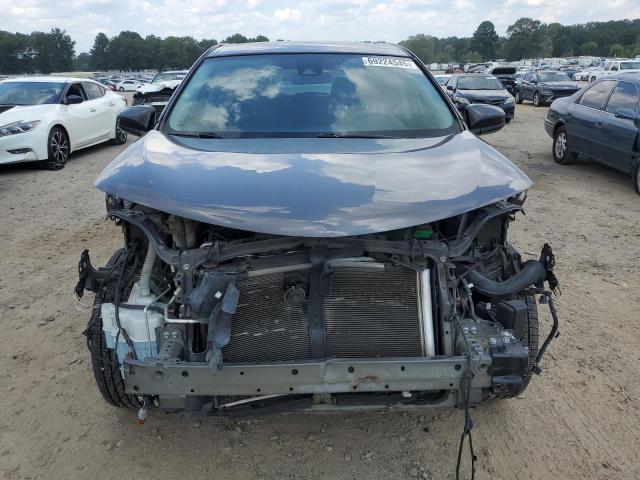 2T3BFREV9JW808845 - 2018 TOYOTA RAV4 LE Boz foto 5