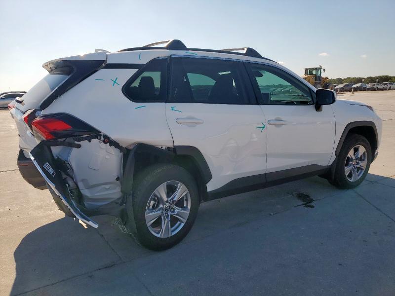 2T3W1RFV3SC334893 - 2025 TOYOTA RAV4 XLE WHITE photo 3