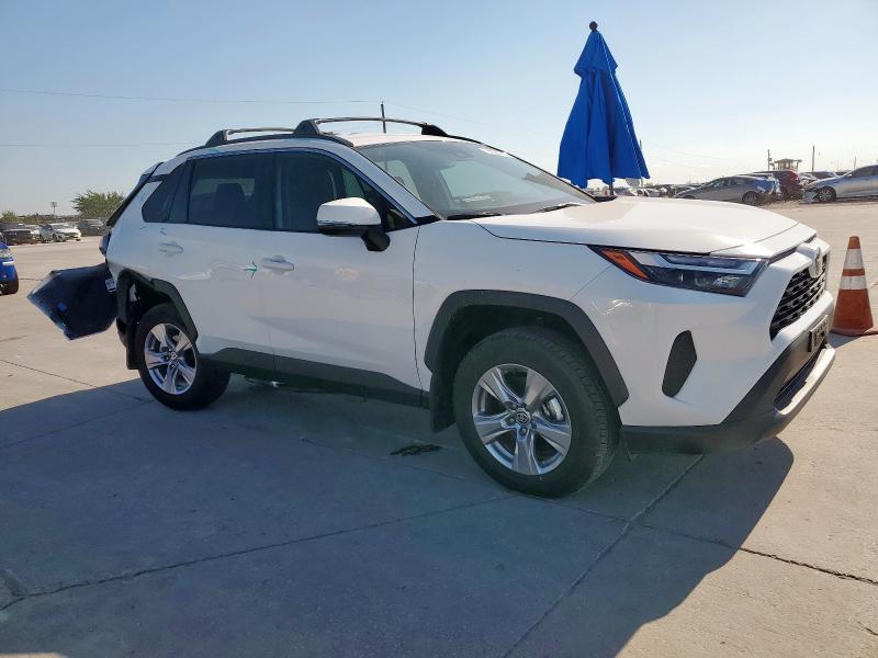 2T3W1RFV3SC334893 - 2025 TOYOTA RAV4 XLE WHITE photo 4