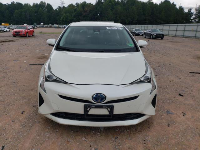 JTDKBRFUXH3553976 - 2017 TOYOTA PRIUS WHITE photo 5