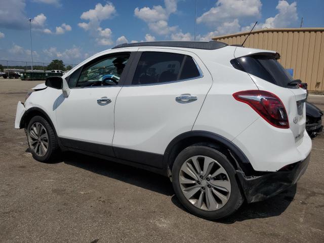 KL4CJESBXJB639928 - 2018 BUICK ENCORE PREFERRED WHITE photo 2