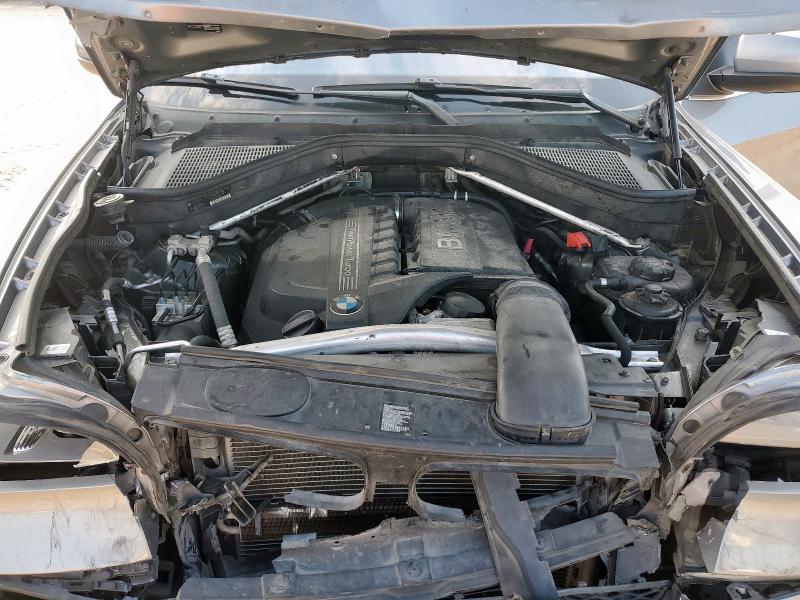 5UXZV4C58D0B09322 - 2013 BMW X5 XDRIVE35I Արծաթագույն լուսանկար 12