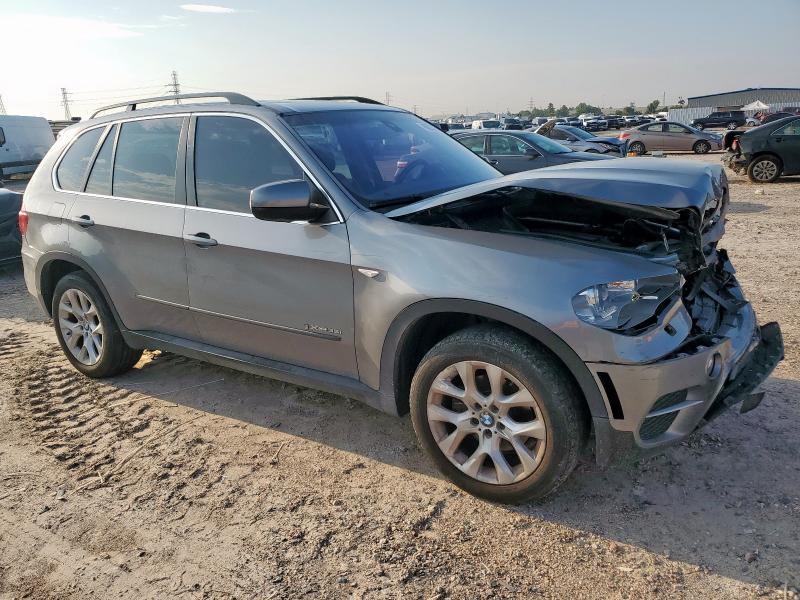 5UXZV4C58D0B09322 - 2013 BMW X5 XDRIVE35I Արծաթագույն լուսանկար 4