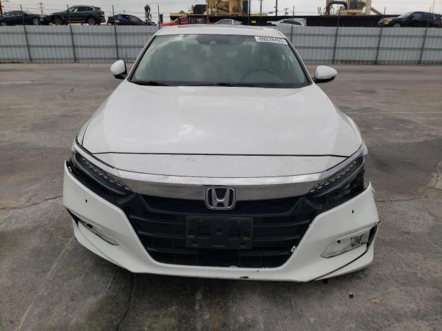 1HGCV1F91JA147466 - 2018 HONDA ACCORD TOURING WHITE photo 5