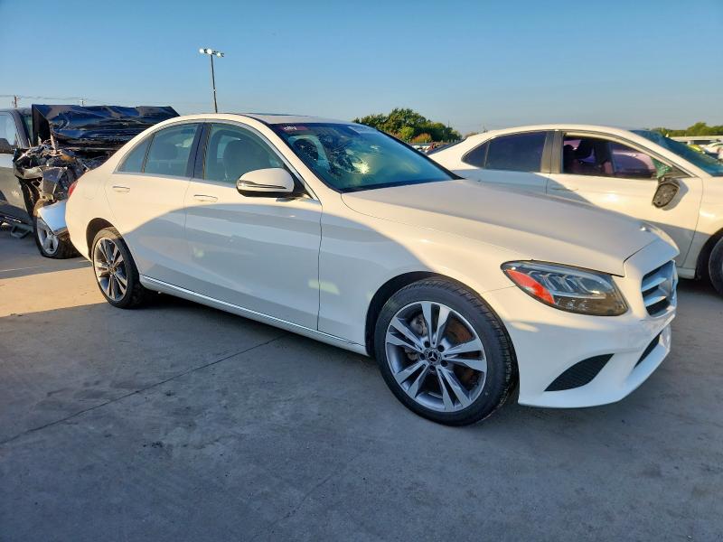 55SWF8EB9KU291991 - 2019 MERCEDES-BENZ C 300 4MATIC WHITE photo 4