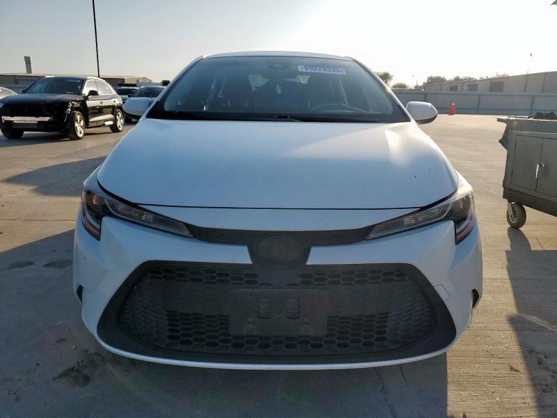 JTDEPMAE2MJ160643 - 2021 TOYOTA COROLLA LE თეთრი ფოტო 5