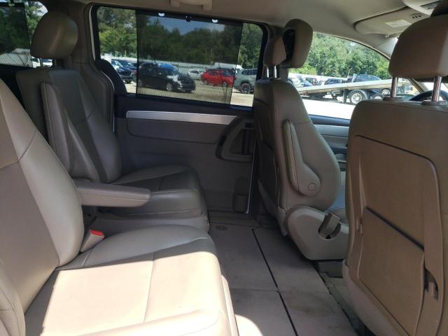 2C4RVABG5CR391696 - 2012 VOLKSWAGEN ROUTAN SE WHITE photo 11
