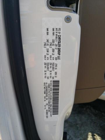 2C4RVABG5CR391696 - 2012 VOLKSWAGEN ROUTAN SE WHITE photo 13