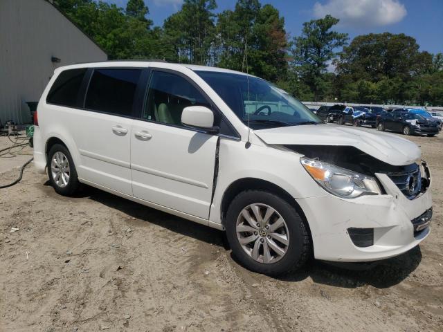 2C4RVABG5CR391696 - 2012 VOLKSWAGEN ROUTAN SE WHITE photo 4