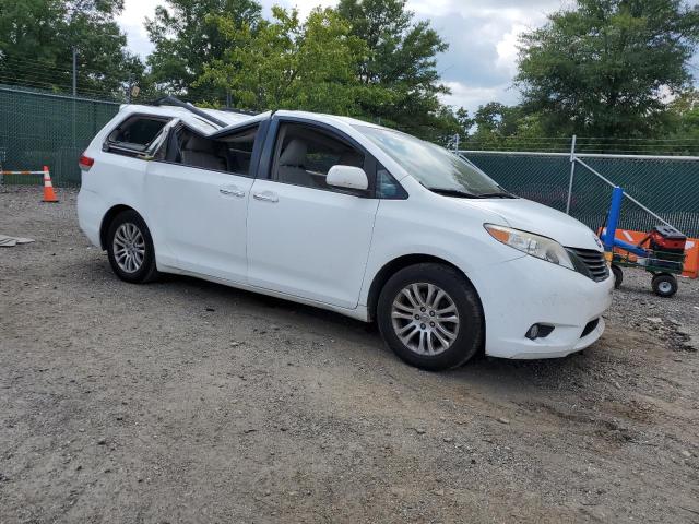 5TDYK3DC7BS156622 - 2011 TOYOTA SIENNA XLE 白色 照片 4