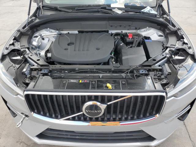 YV4L12DK1N1965403 - 2022 VOLVO XC60 B5 MOMENTUM SILVER photo 11