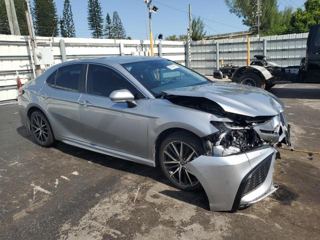 4T1G11AK4PU731403 - 2023 TOYOTA CAMRY SE NIGHT SHADE SILVER photo 4