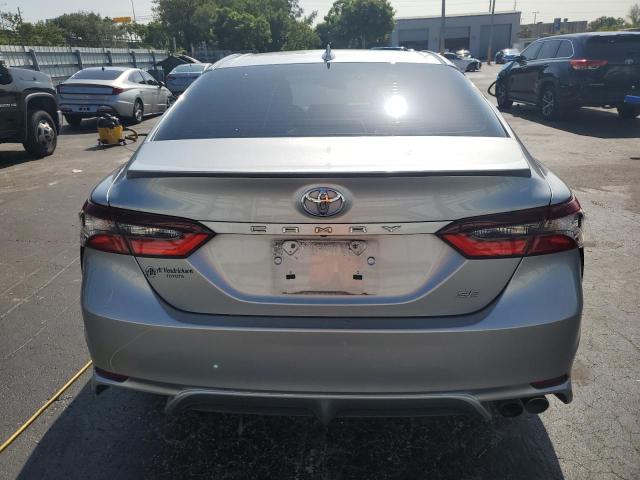 4T1G11AK4PU731403 - 2023 TOYOTA CAMRY SE NIGHT SHADE SILVER photo 6