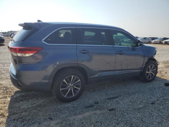 5TDKZRFH0JS269856 - 2018 TOYOTA HIGHLANDER SE 蓝色 照片 3