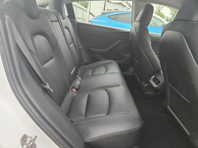 5YJ3E1EC4PF636472 - 2023 TESLA MODEL 3 أبيض صورة 11