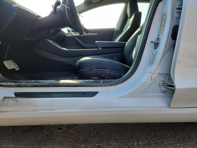 5YJ3E1EC4PF636472 - 2023 TESLA MODEL 3 أبيض صورة 13