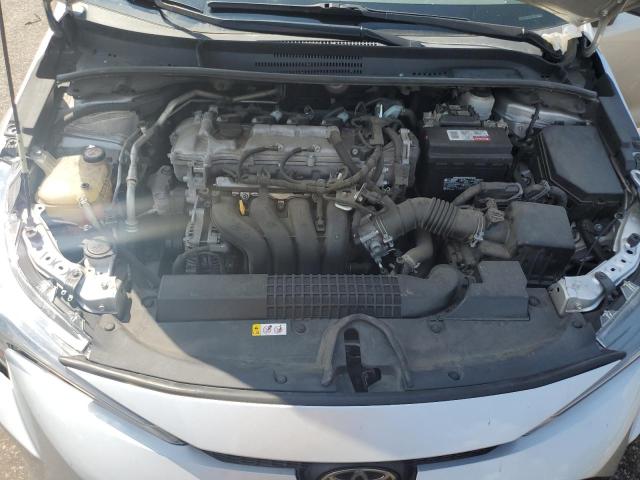 5YFEPMAE8MP168676 - 2021 TOYOTA COROLLA LE SILVER photo 11