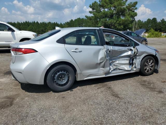 5YFEPMAE8MP168676 - 2021 TOYOTA COROLLA LE SILVER photo 3