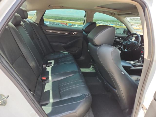 1HGCV1F91JA195808 - 2018 HONDA ACCORD TOURING WHITE photo 10