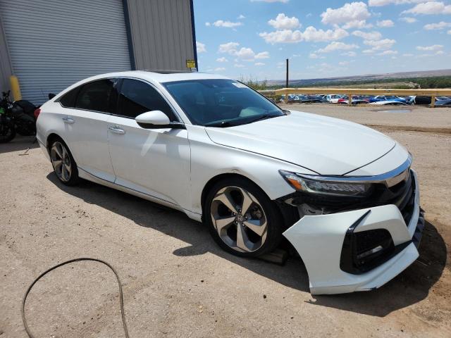 1HGCV1F91JA195808 - 2018 HONDA ACCORD TOURING WHITE photo 4