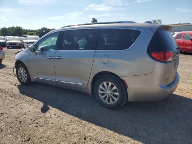 2C4RC1BG4KR507135 - 2019 CHRYSLER PACIFICA TOURING L SILVER photo 2