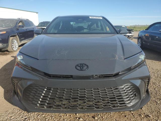4T1DAACK3SU180745 - 2025 TOYOTA CAMRY XSE 灰色 照片 5