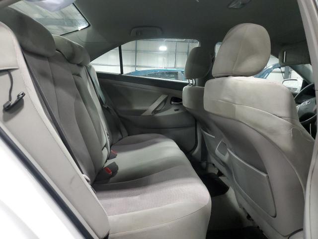 4T1BF3EK7AU557769 - 2010 TOYOTA CAMRY BASE WHITE photo 10