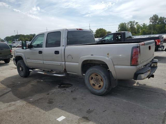 1GCGK23U04F155668 - 2004 CHEVROLET SILVERADO K2500 SILVER photo 2