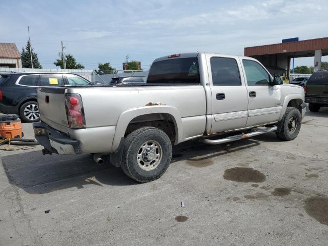 1GCGK23U04F155668 - 2004 CHEVROLET SILVERADO K2500 SILVER photo 3