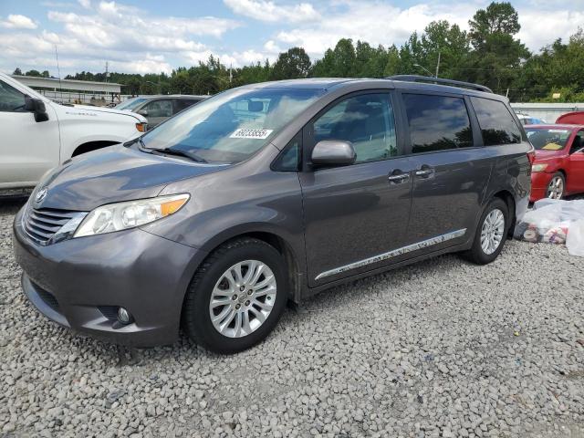 2017 TOYOTA SIENNA XLE, 