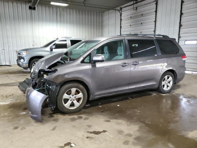 2011 TOYOTA SIENNA LE, 