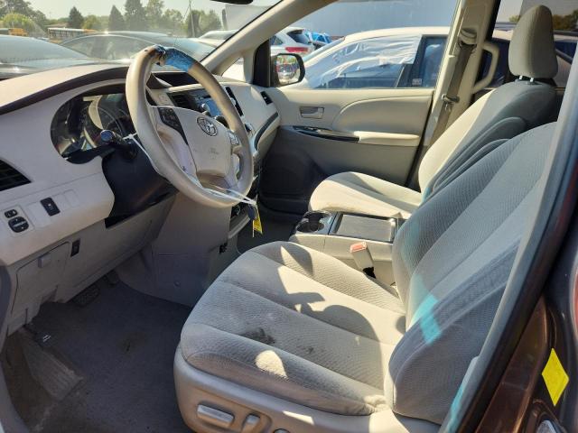 5TDKK3DC4BS095896 - 2011 TOYOTA SIENNA LE CHARCOAL photo 7
