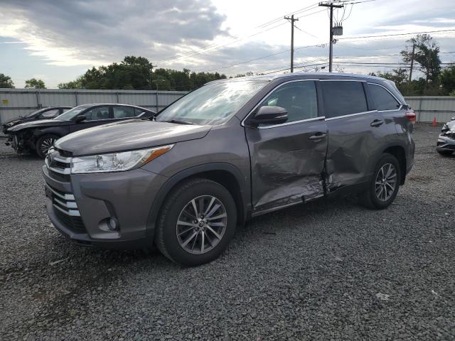 2019 TOYOTA HIGHLANDER SE, 