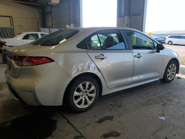 5YFEPMAE7MP173111 - 2021 TOYOTA COROLLA LE SILVER photo 3