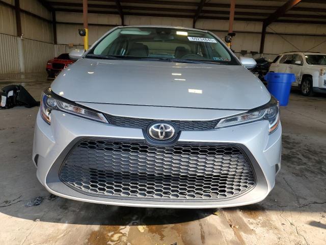 5YFEPMAE7MP173111 - 2021 TOYOTA COROLLA LE SILVER photo 5