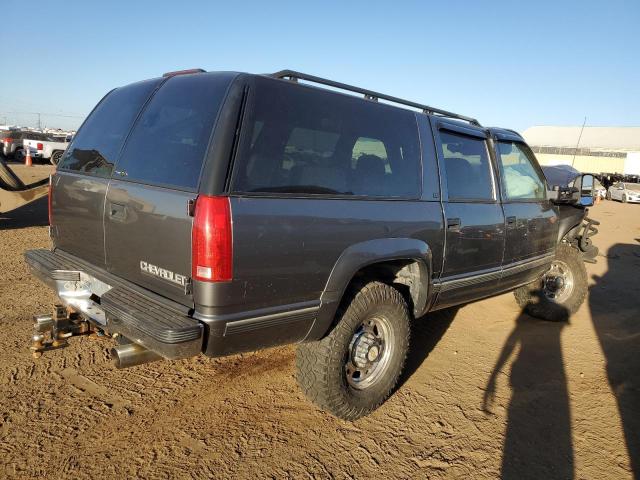 3GNGK26J6XG241580 - 1999 CHEVROLET SUBURBAN K2500 GRAY photo 3