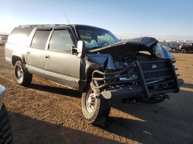 3GNGK26J6XG241580 - 1999 CHEVROLET SUBURBAN K2500 GRAY photo 4