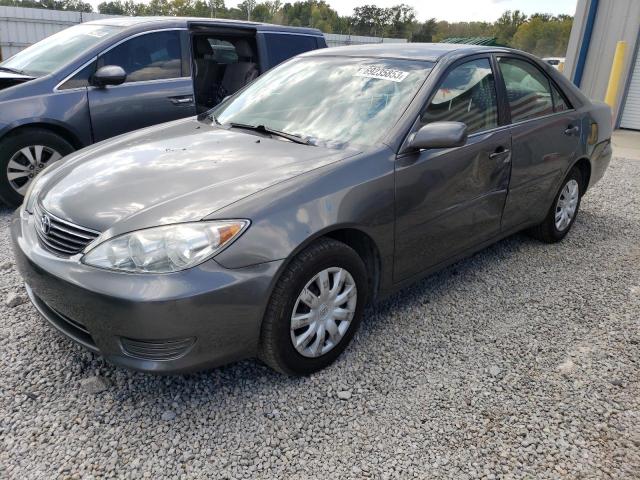 4T1BE32K15U982708 - 2005 TOYOTA CAMRY LE SILVER photo 1